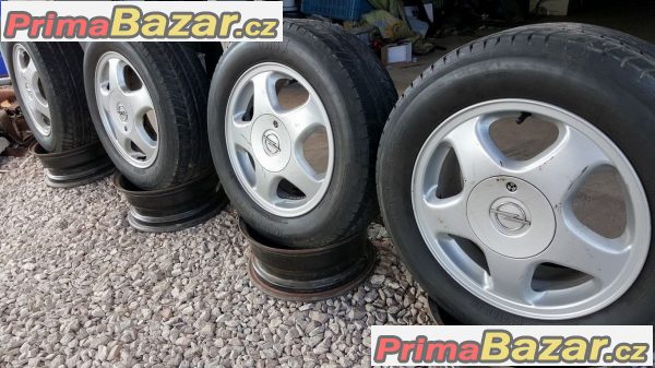 GM 4x100 6jx15 et49 pneu Toyo 195/65 r1