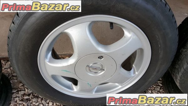 GM 4x100 6jx15 et49 pneu Toyo 195/65 r1