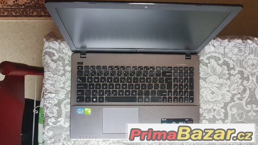 Herni notebook ASUS