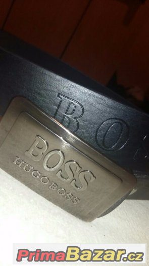 Pásky Gucci a Hugo boss