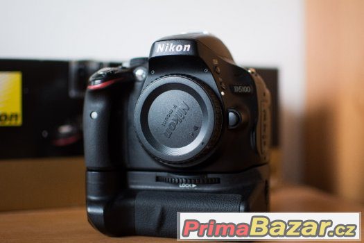 Nikon D5100 + Tamron 17-50mm F/2.8 + Battery Grip