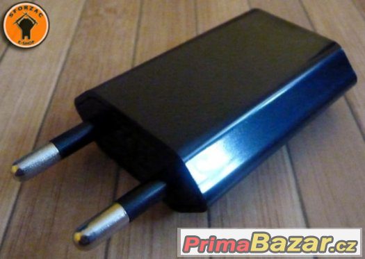 Univerzální USB síťový nabíjecí adaptér černý