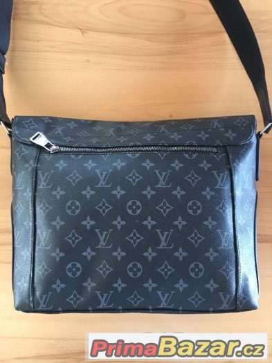 Louis Vuitton messenger