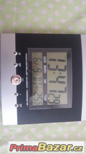 hodiny-digitalni-radiove-rizene