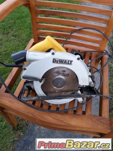 Kotoučová pila DeWALT D23620