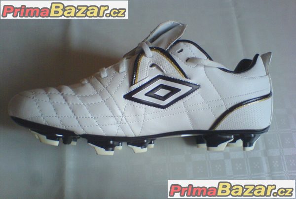 Umbro pánské kopačky - Nové