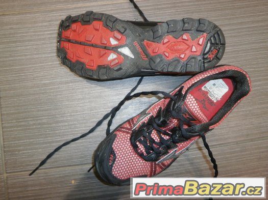 Boty bezecke Mizuno X10 - vel. 42