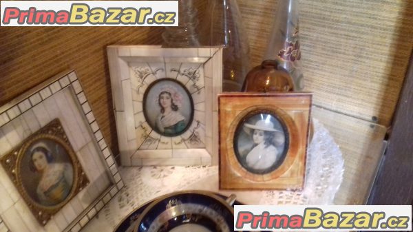 Nabízím starožitné sošky a porcelán Nabízím starožitné sošky a porcelán