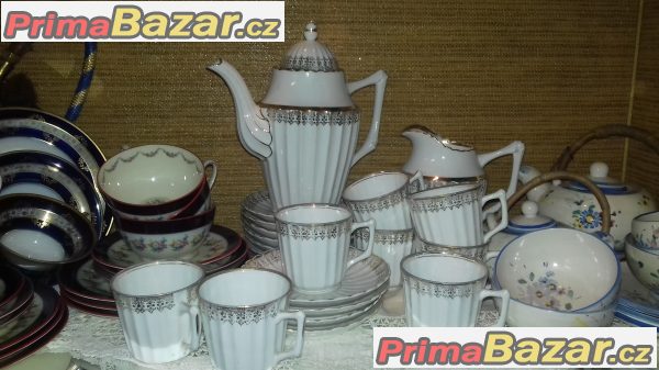 Nabízím starožitné sošky a porcelán