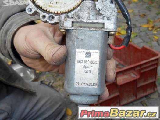 Motorek stahování oken Motorek stahování oken