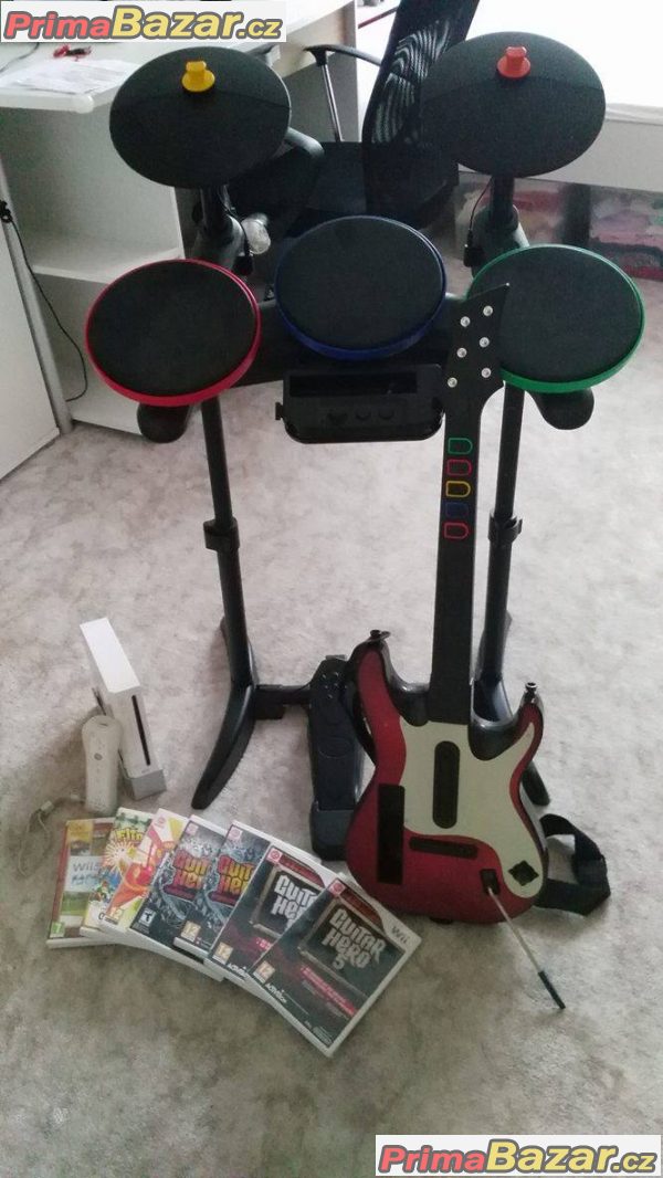 Guitar Hero: Warriors of Rock + kytara + bubny+mikrofon Guitar Hero: Warriors of Rock + kytara + bubny+mikrofon