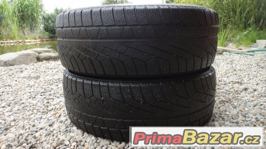2x zimní pneumatiky Pirelli 215/65/R16