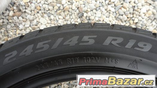 2x zimní pneumatiky Pirelli 245/45/R19 102V