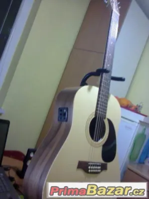 12 Strunná kytara Seagull Walnut Prodám