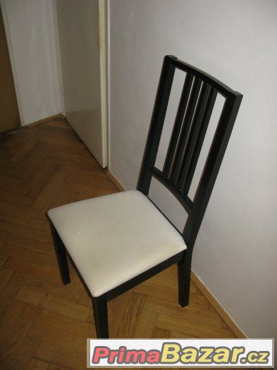 Černá židle Ikea Borje