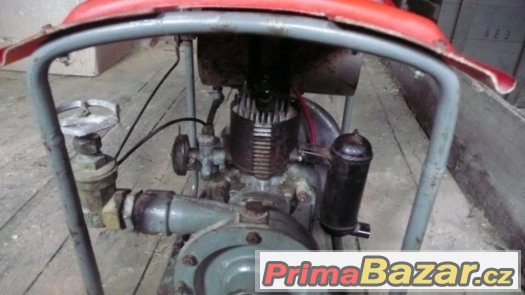 Spalovací motor s čerpadlem Spalovací motor s čerpadlem