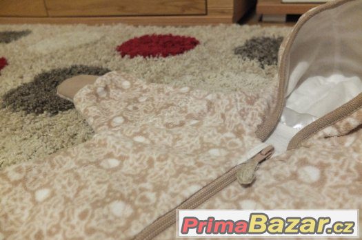Prodám krásnou jarní/podzimní kombinézku newborn vel.50 Prodám krásnou jarní/podzimní kombinézku newborn vel.50