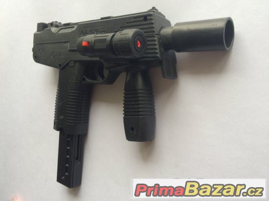Airsoft replika rakouského samopalu Steyr TMP Airsoft replika rakouského samopalu Steyr TMP