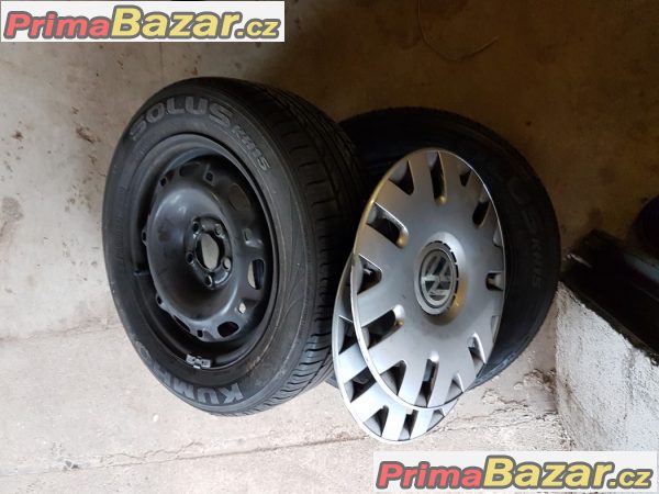 2xplechove disky s pneu a poklickou VW 6Q0601027 5x100 6jx14 et43