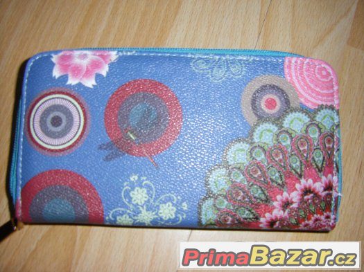 penezenka-styl-desigual-modra
