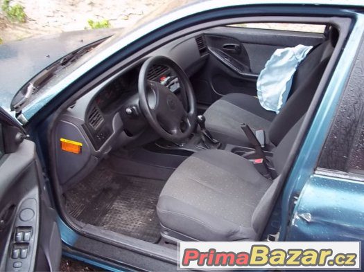 Hyundai Elantra 1.6 16V 79 kw rok 2000