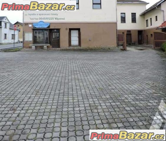Prodej Multifunkčního domu s restaurací, obchodem,ubytováním a dvěma byty v Mikulovicích Prodej Multifunkčního domu s restaurací, obchodem,ubytováním a dvěma byty v Mikulovicích