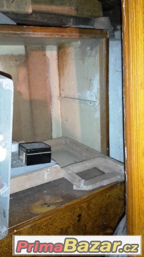 Knihovna se zrcadlem - 50.léta min. stol. - k renovaci Knihovna se zrcadlem - 50.léta min. stol. - k renovaci