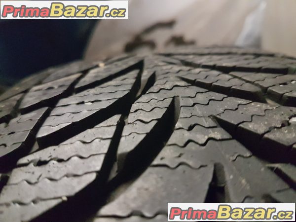 sada 4xpneu Goodyear ultragrip 7 11 195/55 r16 87h zet 2x70