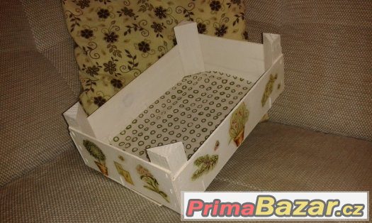 Vlastnoručně zdobená bedýnka decoupage - vánoční dárek