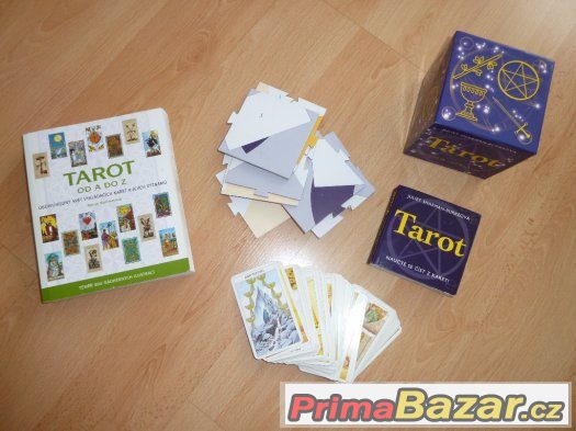 Tarotové karty a tarotová výkladová knížka