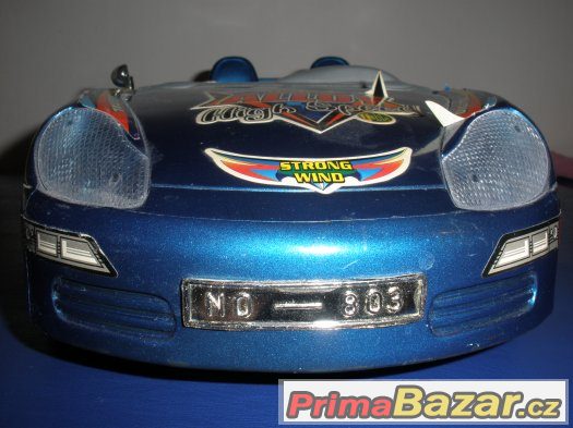 Prodám starý a velký plastový model Porsche Boxster 1:10 Prodám starý a velký plastový model Porsche Boxster 1:10