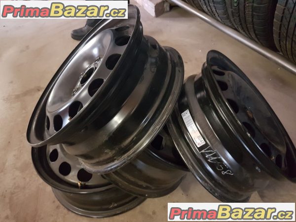 sada plechové disky VW v super stavu  5Q0601027 5x112 6jx16 et48