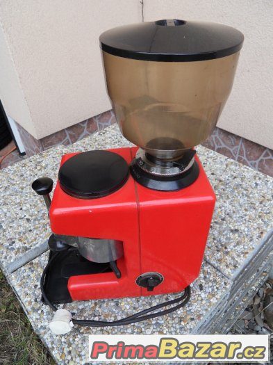 La PAVONI mlýnek na kávu La PAVONI mlýnek na kávu
