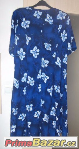 Prodám letní modré vzorované šaty, vel. 54, nošené.