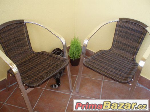 Prodám dvě zahradní praktické židle