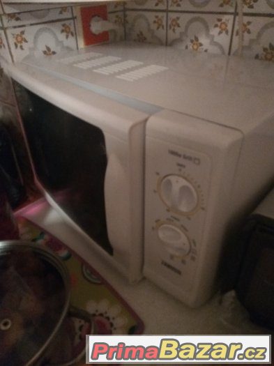Prodám mikrovlnku zanussi 700,-- použitá Prodám mikrovlnku zanussi 700,-- použitá