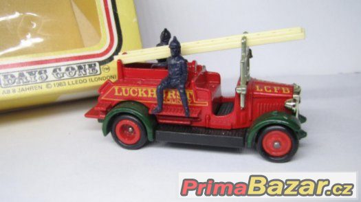 model-pozarniho-auta-days-gone-1983-novy