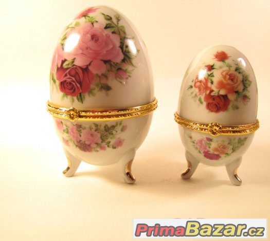 Sada porcelánových vajec ve stylu FABERGÉ.