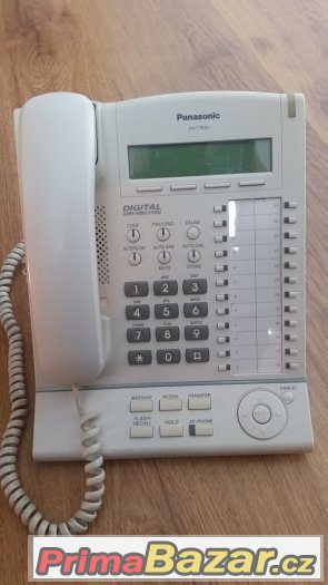 Systémový digitální telefonní přístroj Panasonic KX-T7633CE