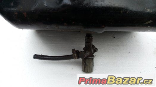 nádrž Trabant s kohoutem nádrž Trabant s kohoutem