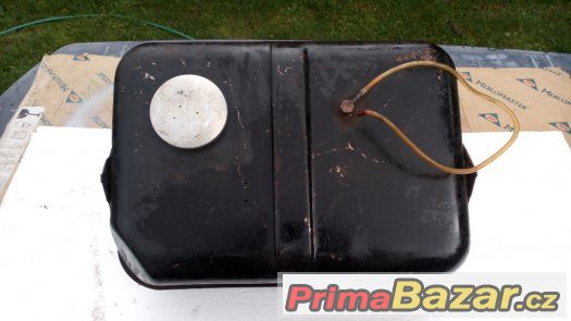 nádrž Trabant s kohoutem nádrž Trabant s kohoutem