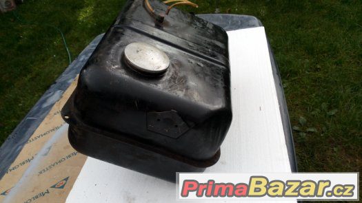 nádrž Trabant s kohoutem nádrž Trabant s kohoutem