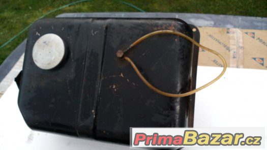 nádrž Trabant s kohoutem nádrž Trabant s kohoutem