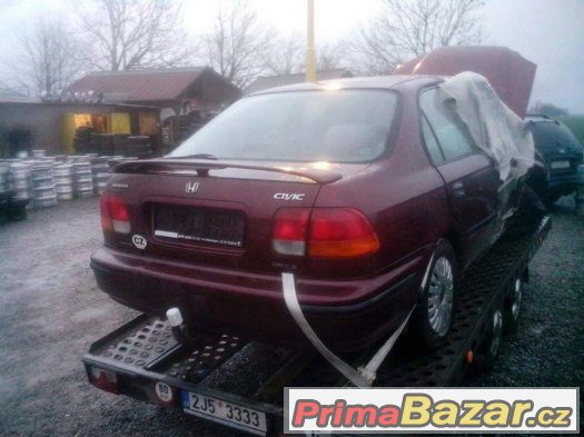 Honda Civic Sedan na náhradní díly rv. 1998