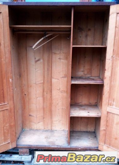 Stará šatní skříň, fládr, měkké dřevo, stav
