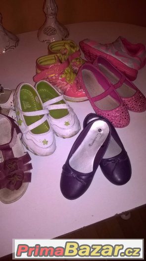 6 párů bot pro holčičku
