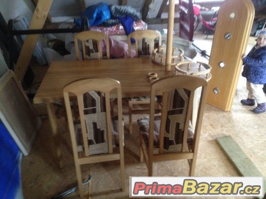 dubový stůl a 4 židle