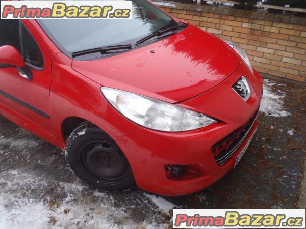 peugeot-207-1-4be-65kw-pri-parkovani-poskozen