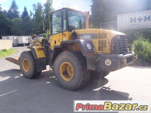 Nabízím Komatsu WB 200 čelní nakladač