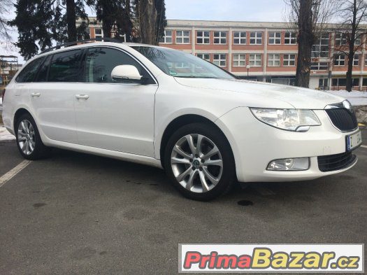 SUPERB COMBI 2,0 TDI /DSG/ NAVIGACE / 2012 / VYHŘ.CEL.SKLO